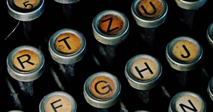 typewriter-keyboard-5946764_1920